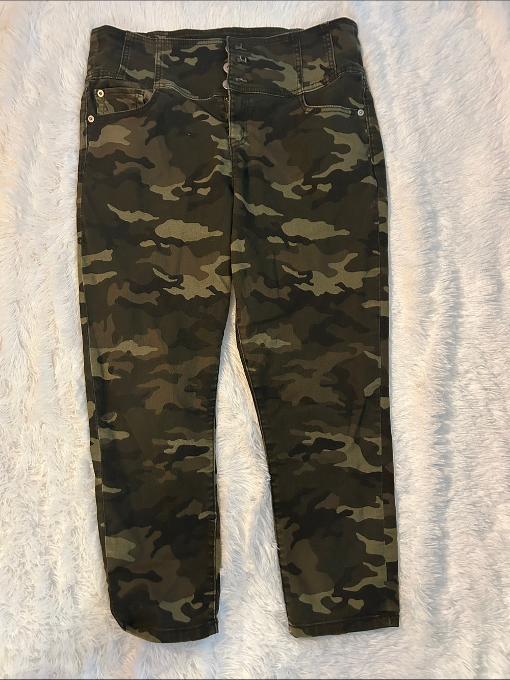 No Boundaries Camo Women’s Jeans - Green/Black